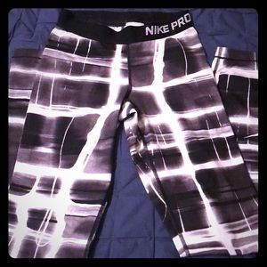 NIKE PRO LEGGINGS
